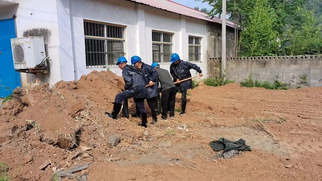 國網(wǎng)欒川縣供電公司未雨綢繆，扎實開展防汛演練