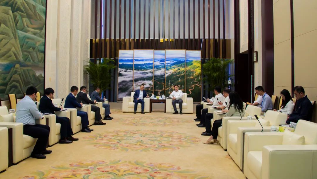 國家電投黨組書記、董事長劉明勝劉明勝會見遠景集團董事長張雷