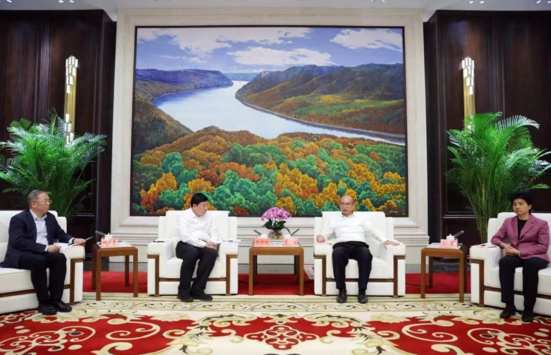 黑龍江省委書記許勤、省委副書記梁惠玲會見國家電網(wǎng)董事長張智剛一行