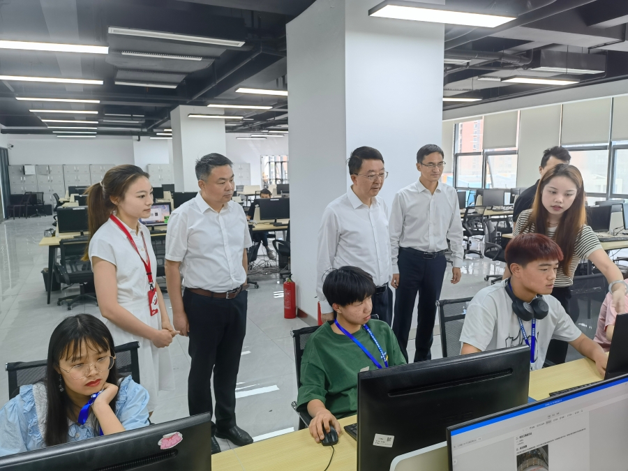 王昕偉赴重慶市奉節(jié)縣、巫山縣調(diào)研定點幫扶工作