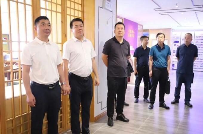 陜西秦龍電力環(huán)保科技分公司到訪西安新生代企業(yè)家聯(lián)誼會(huì)參觀交流