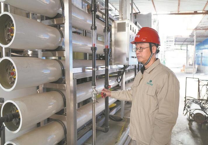 為客戶提供“定制式”用能服務(wù)——記全國五一勞動獎?wù)芦@得者袁俊球