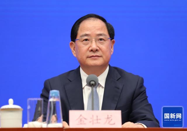 工信部部長(zhǎng)金壯龍：圍繞六大方向，超前布局未來產(chǎn)業(yè)