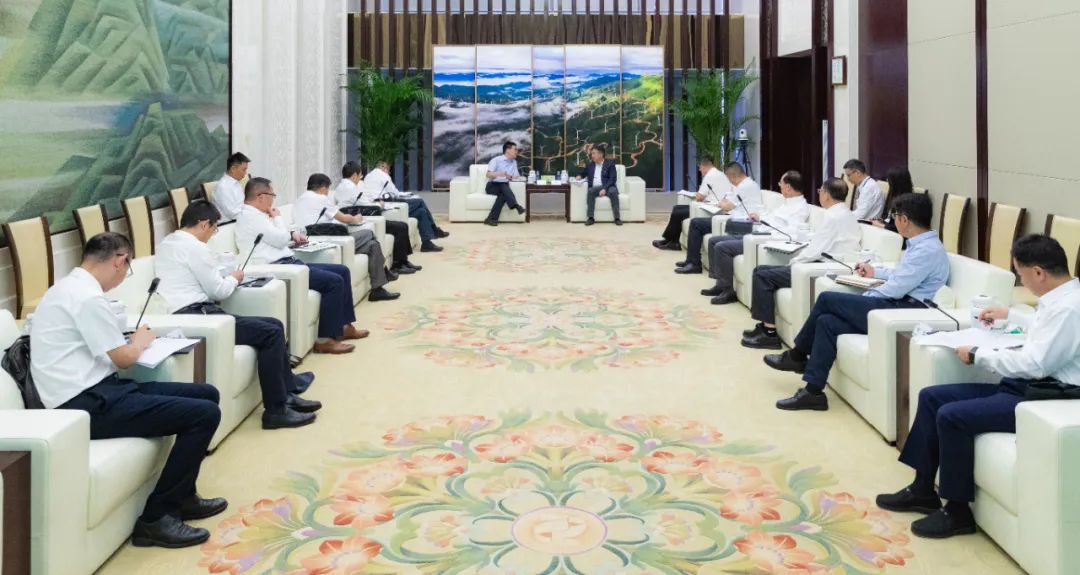 國(guó)家電投黨組書(shū)記、董事長(zhǎng)劉明勝會(huì)見(jiàn)上海電氣黨委書(shū)記、董事長(zhǎng)吳磊