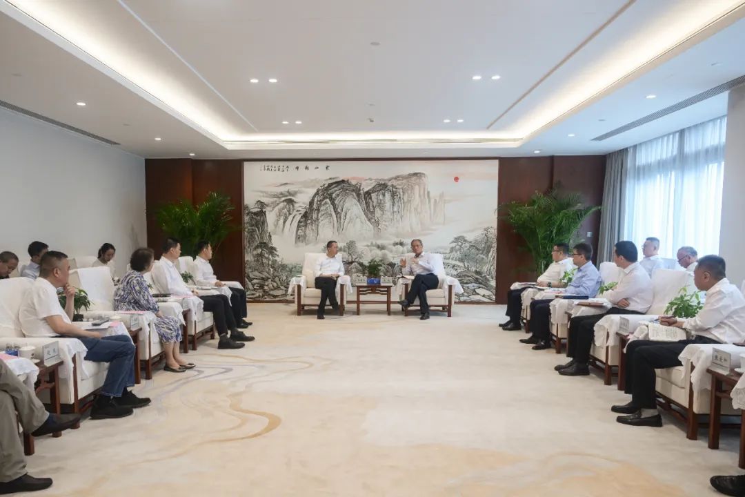 中國(guó)電建黨委副書(shū)記、總經(jīng)理王斌與北京市海淀區(qū)區(qū)長(zhǎng)李俊杰會(huì)談