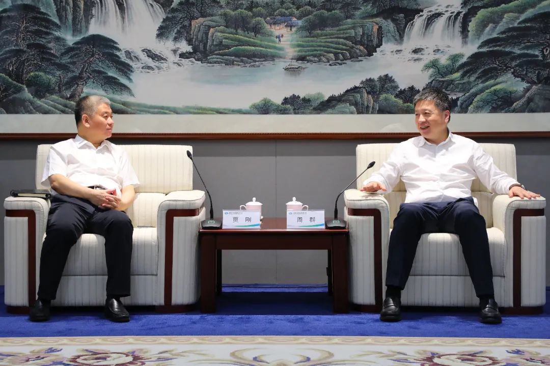 中國電氣裝備黨委副書記、總經(jīng)理周群會見日照市委常委、常務(wù)副市長賈剛