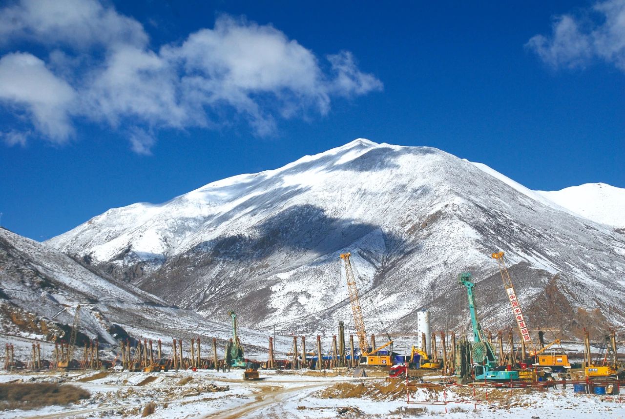 發(fā)揚(yáng)三種精神，提振高質(zhì)量發(fā)展精氣神