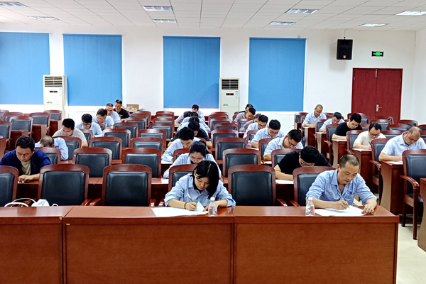 陜煤石電：組織開展重大事故隱患判定標(biāo)準(zhǔn)、新版電氣安規(guī)及安全責(zé)任制競賽