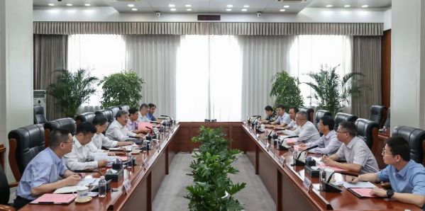 中核集團(tuán)黨組書記、董事長(zhǎng)余劍鋒會(huì)見山東大學(xué)黨委書記任友群一行