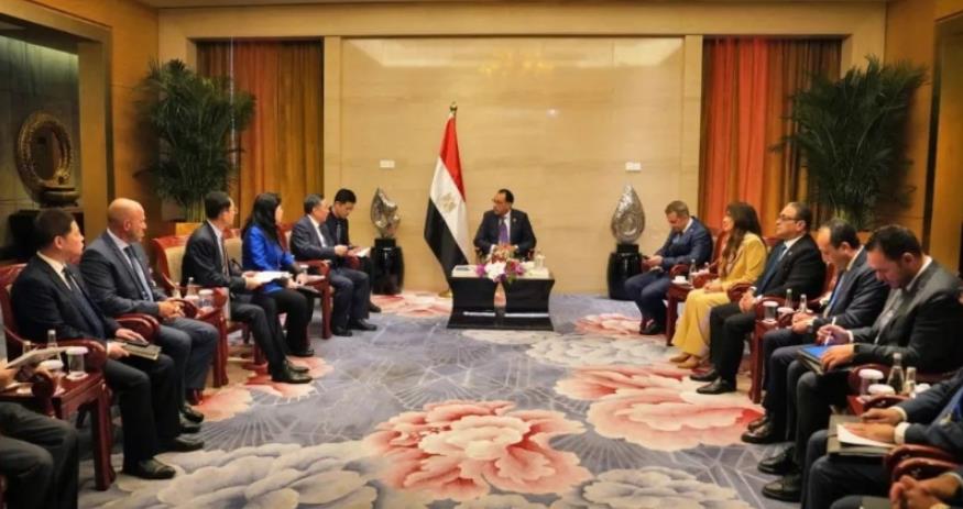 中國能建黨委書記、董事長宋海良拜會埃及總理馬德布利