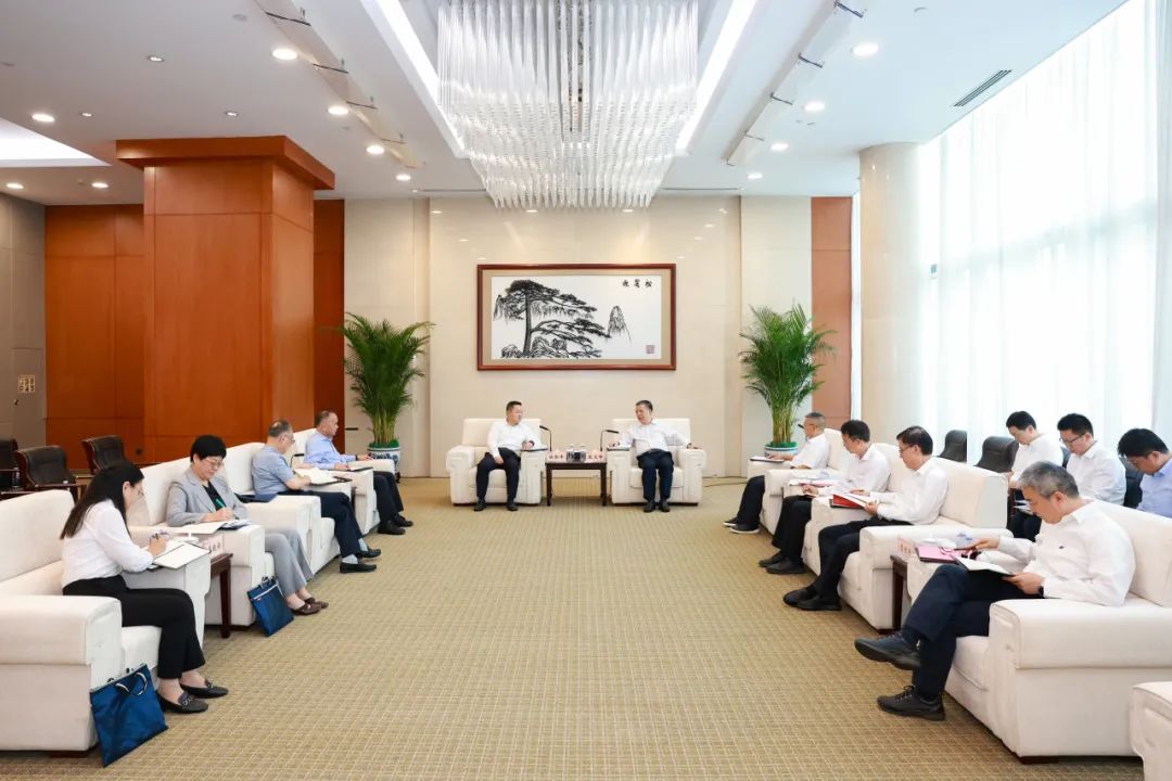 華能集團公司總經(jīng)理張文峰會見中國國新董事長徐思偉、總經(jīng)理莫德旺