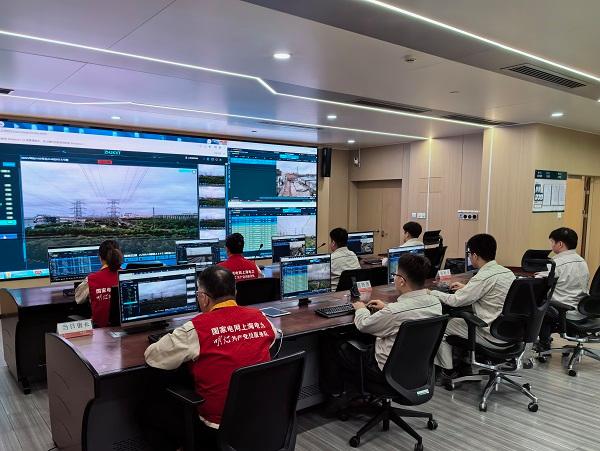 國網(wǎng)上海超高壓公司全力迎戰(zhàn)臺風(fēng)“普拉?！?全力確保城市主電網(wǎng)安全穩(wěn)定運(yùn)行