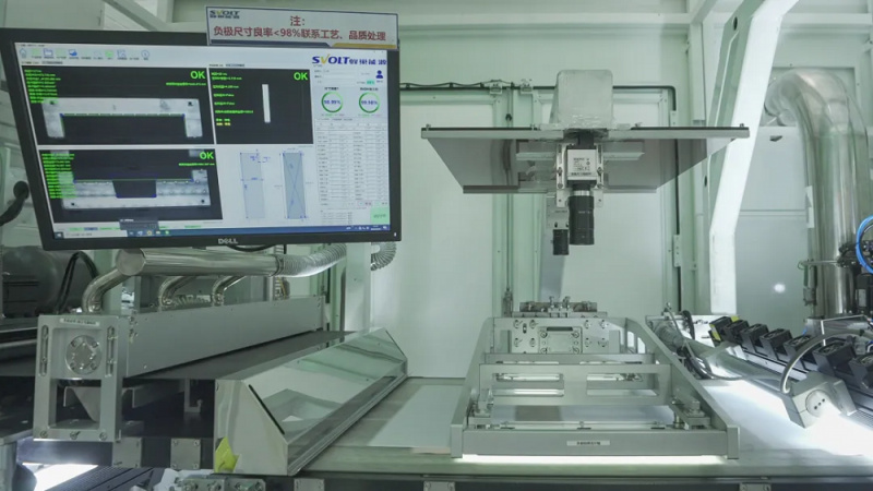 蜂巢能源全球首創(chuàng)熱復(fù)合飛疊技術(shù)，實現(xiàn)儲能短刀電芯高效高質(zhì)量生產(chǎn)