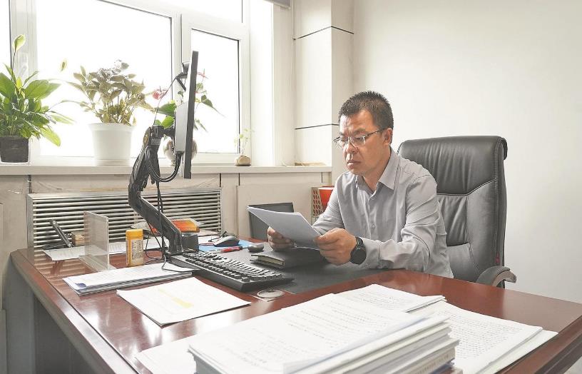 張忠鋒：為三江源頭百姓富裕、生態(tài)美好探索奔忙