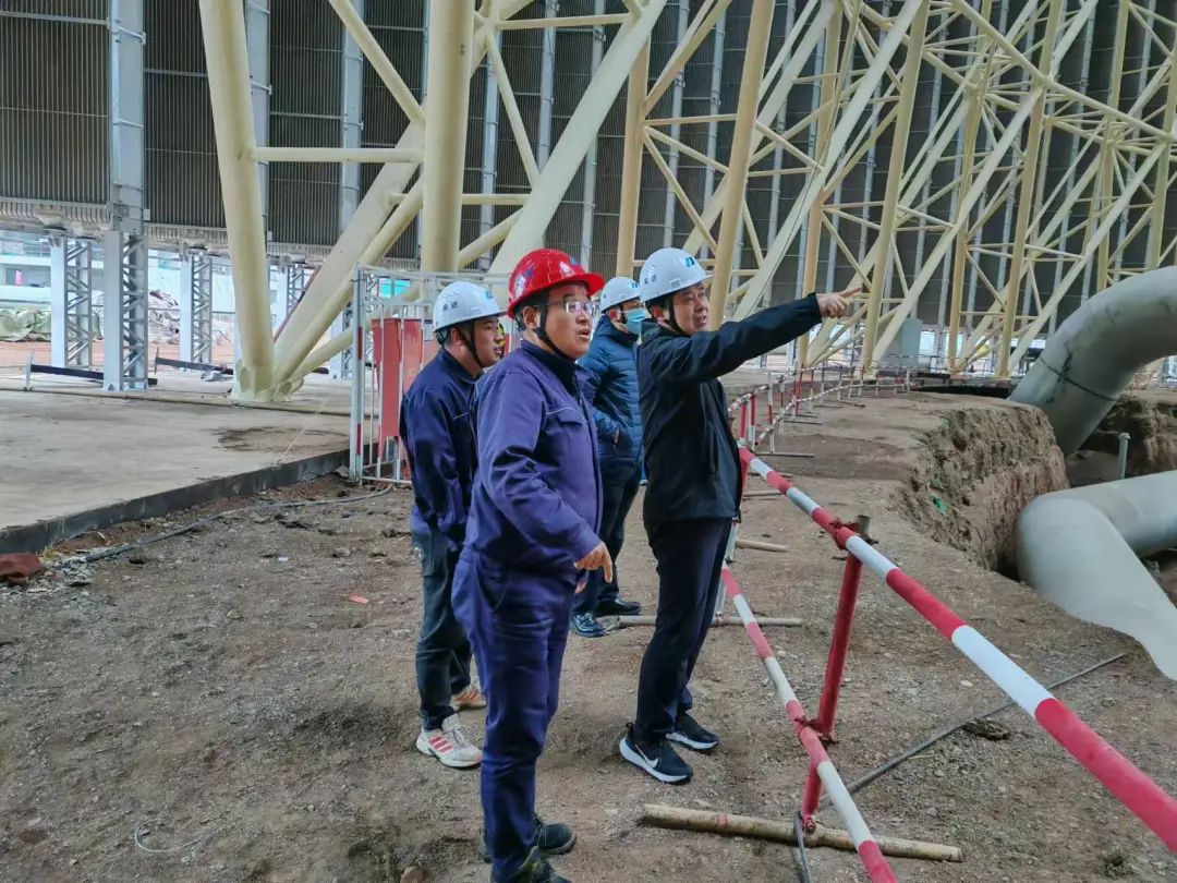 華電科工黨委委員、副總經(jīng)理亓炳生赴哈密鋼結(jié)構(gòu)間冷塔項目調(diào)研