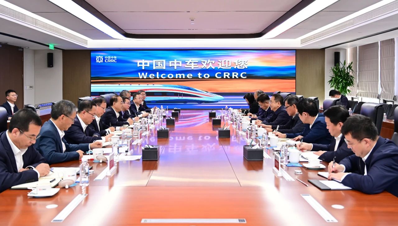 大唐集團黨組書記、董事長鄒磊與中國中車黨委書記、董事長孫永才座談交流