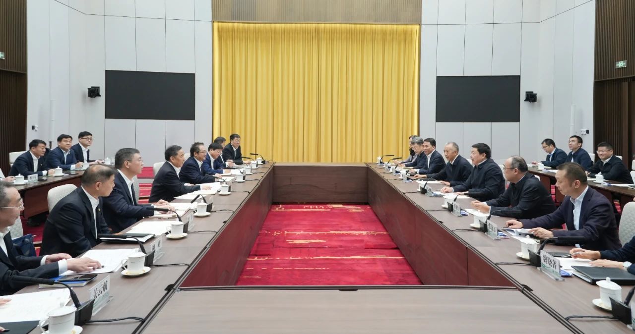 中國能建黨委書記、董事長宋海良與國家電網(wǎng)董事長、黨組書記張智剛會談