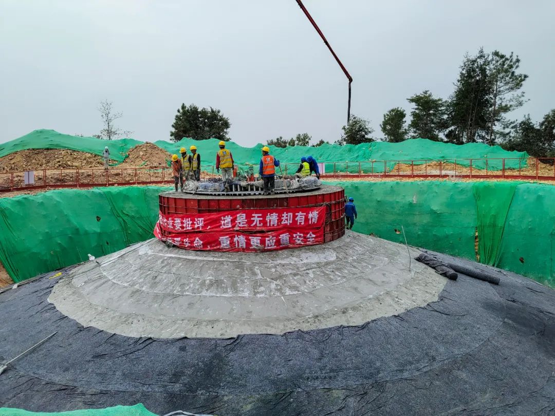 國能永福公司廣福風(fēng)電項目首臺風(fēng)機(jī)基礎(chǔ)澆筑完成