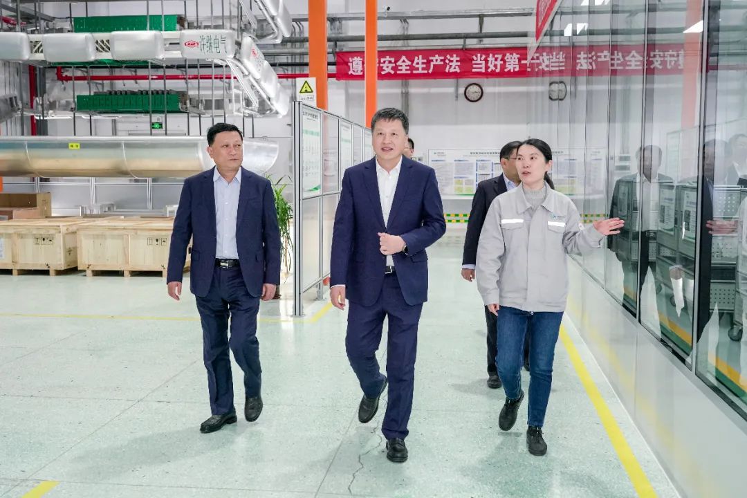 中國(guó)電氣裝備黨委副書(shū)記、總經(jīng)理周群到河南所屬企業(yè)調(diào)研