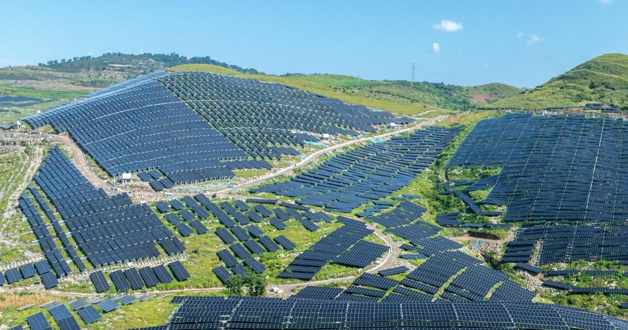 貴州關(guān)嶺布依族苗族自治縣農(nóng)業(yè)光伏電站并網(wǎng)發(fā)電