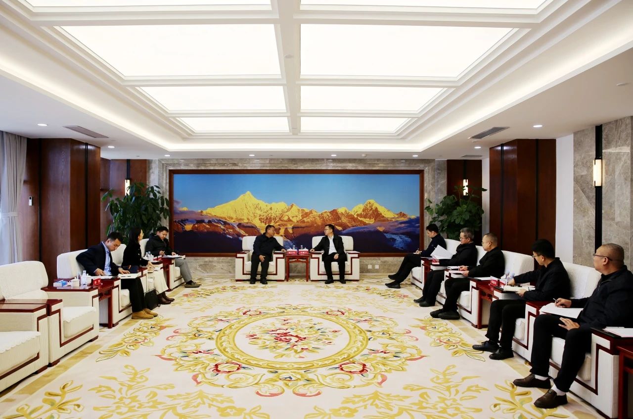 王繼才與昆明市發(fā)改委副主任、市能源局局長(zhǎng)施云懷會(huì)談