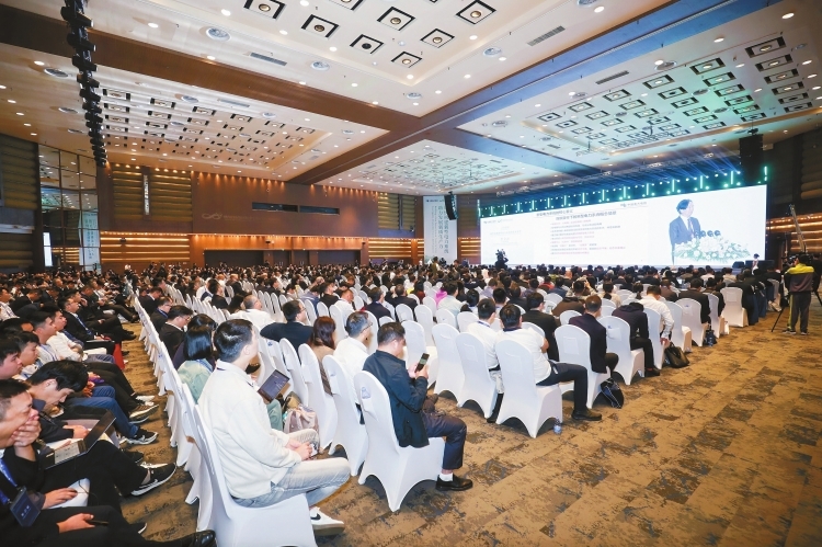 院士專家學者探討新型電力系統(tǒng)怎么建 人工智能、柔性構(gòu)網(wǎng)、新型儲能成熱詞