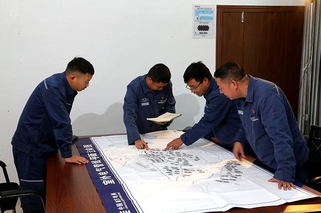 貴州興義供電局研發(fā)“智電擎鋒”機器人，實現(xiàn)營配協(xié)同新突破