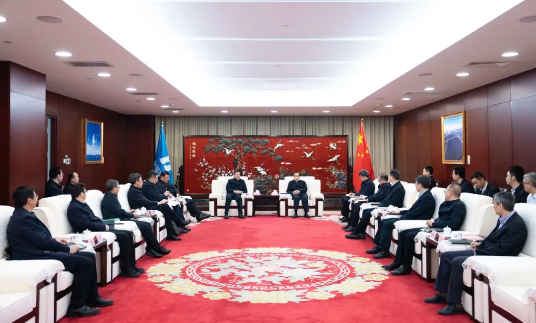 華電集團(tuán)黨組書(shū)記、董事長(zhǎng)江毅會(huì)見(jiàn)東方電氣黨組書(shū)記、董事長(zhǎng)俞培根