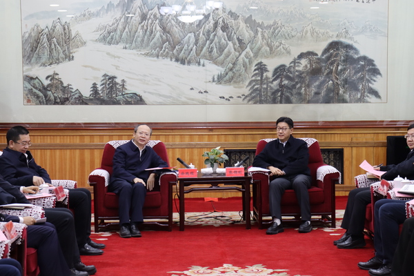 中國電建黨委常委、副總經(jīng)理徐鵬程拜會青海省委常委、副省長張錦剛