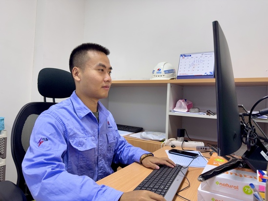 【新春走基層】春節(jié)堅守，點亮異國的奉獻之光