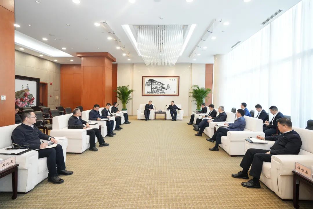 華能集團(tuán)董事長(zhǎng)溫樞剛、總經(jīng)理張文峰會(huì)見哈電集團(tuán)董事長(zhǎng)曹志安、總經(jīng)理黃偉