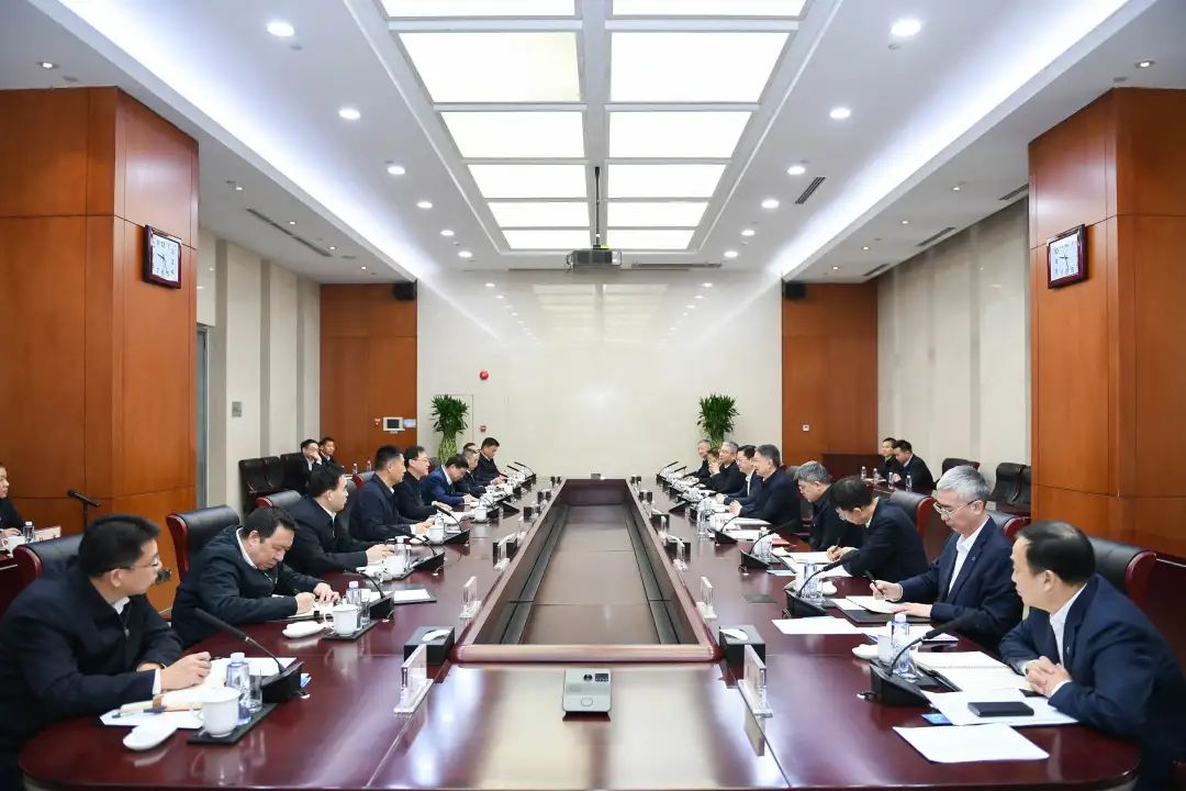 華能集團(tuán)董事長(zhǎng)、黨組書(shū)記溫樞剛會(huì)見(jiàn)中國(guó)安能董事長(zhǎng)陳奕輝、總經(jīng)理周慶豐