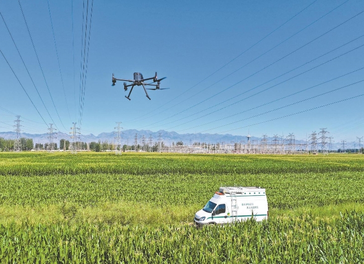 銀川供電公司“移動式指揮車+無人機(jī)”巡線