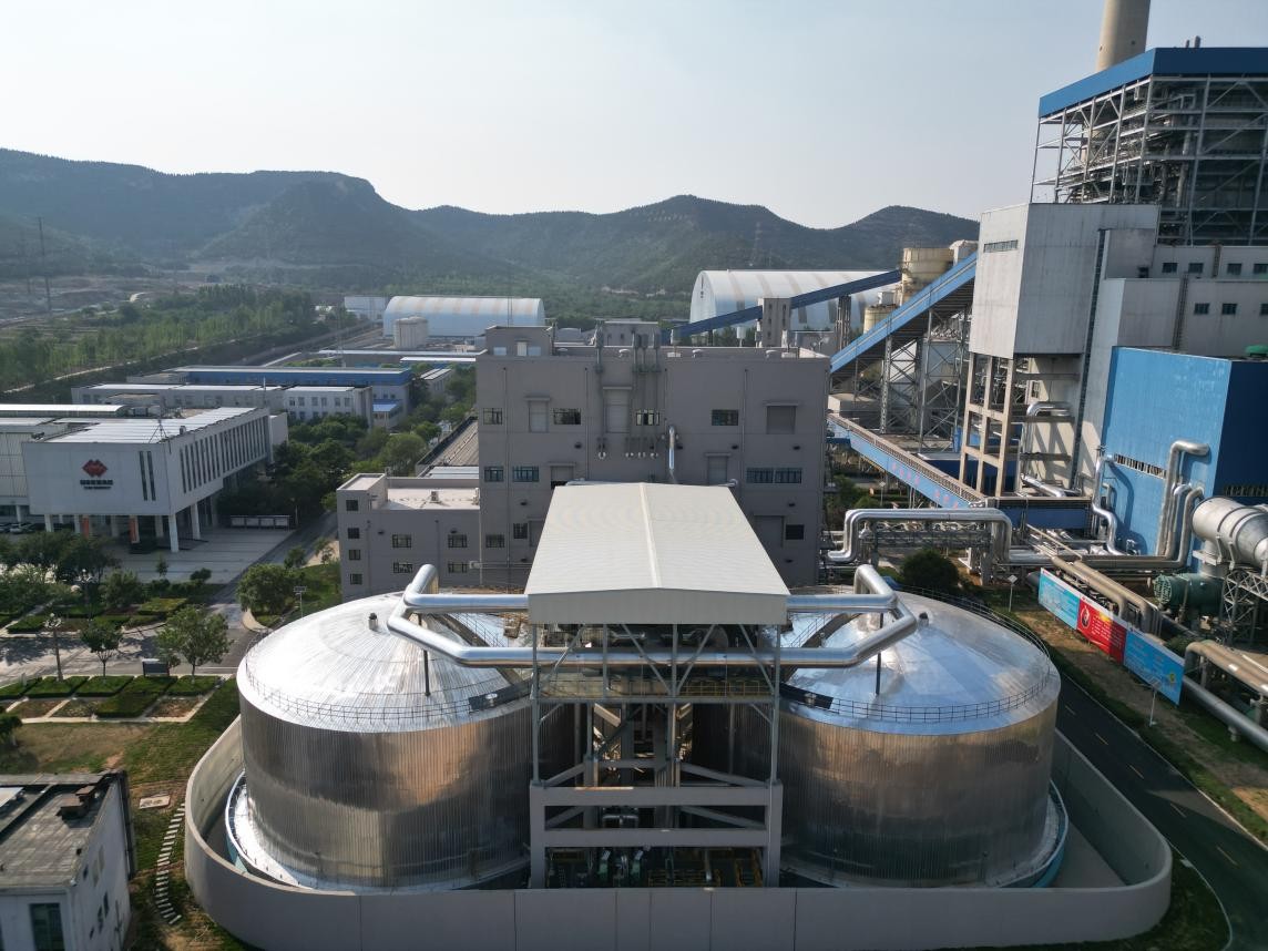 國內(nèi)首個“抽汽蓄能”熔鹽儲熱調(diào)峰項目通過驗