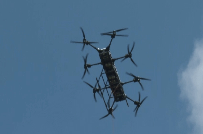 8軸16旋翼重載無(wú)人機(jī)在十堰上崗，助力電網(wǎng)建設(shè)