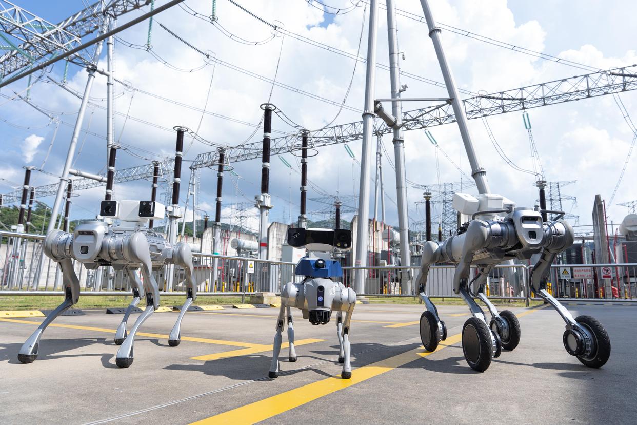 深圳電網(wǎng)機(jī)器人軍團(tuán)多棲作戰(zhàn)，力保十五運(yùn)會(huì)電力無(wú)憂